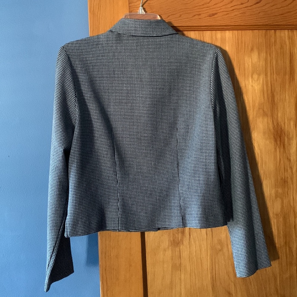 Chadwick’s Woman’s Petite lightweight blazer - Picture 2 of 4